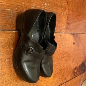 Dansko women’s dress shoes or nursing shoes